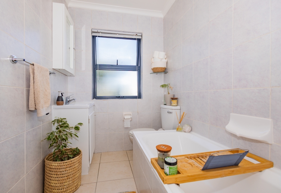 2 Bedroom Property for Sale in Royal Ascot Western Cape